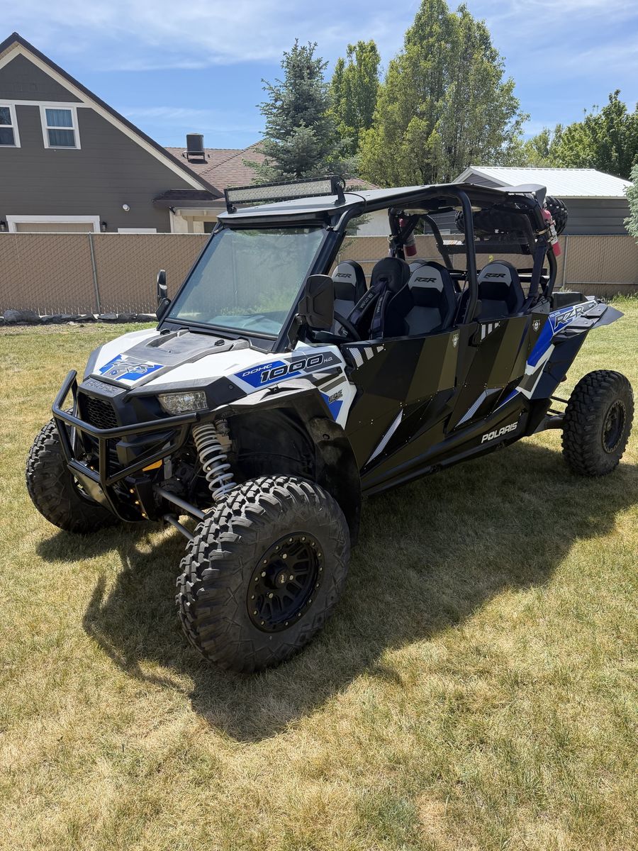 2017 rzr xp4 1000
