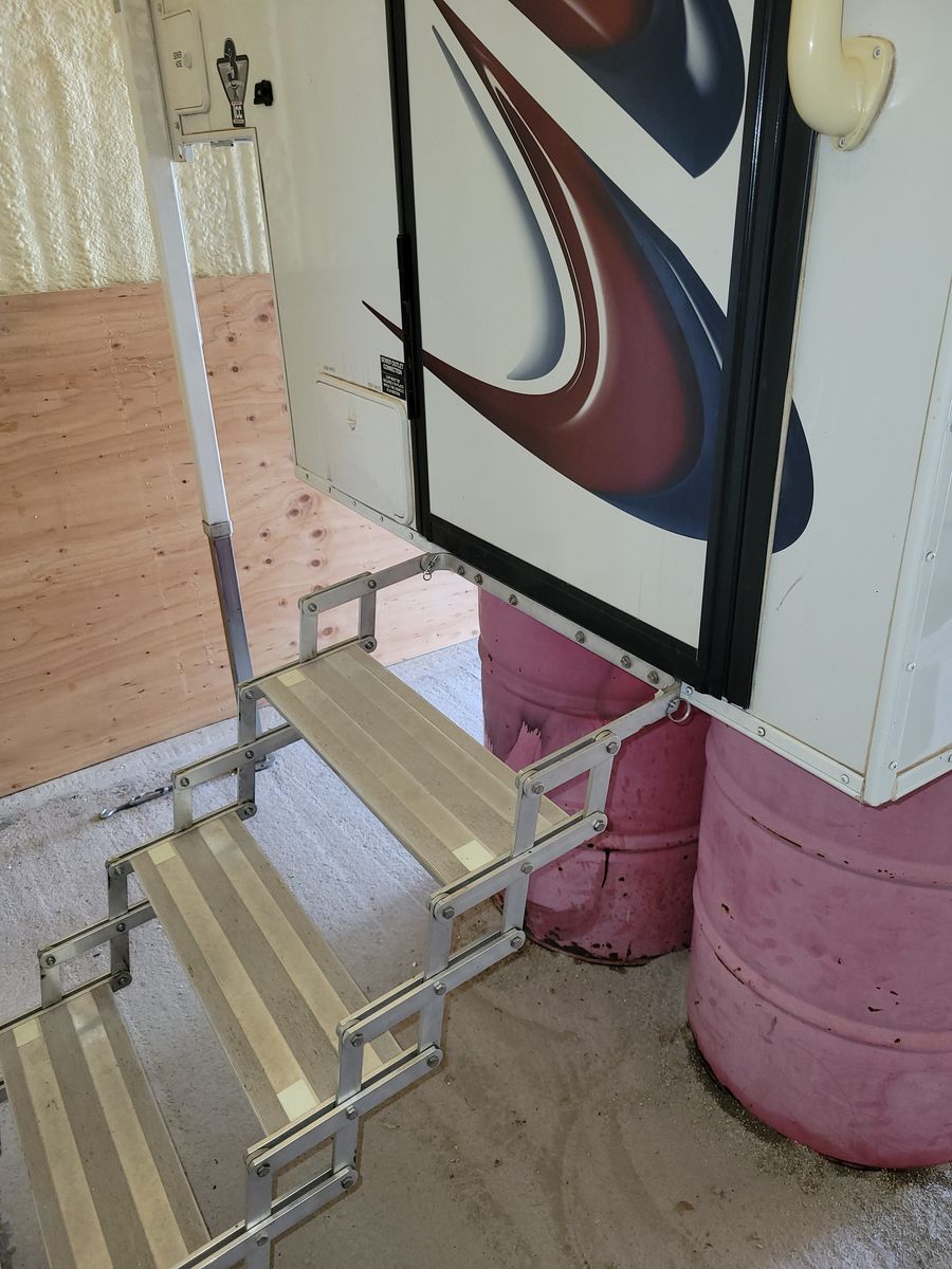 Main image 2