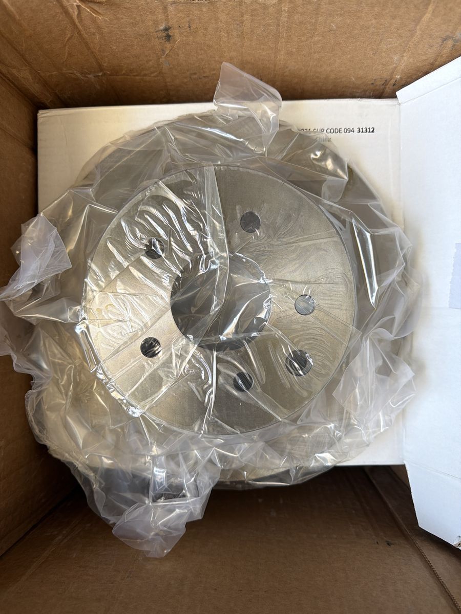 Main image 3