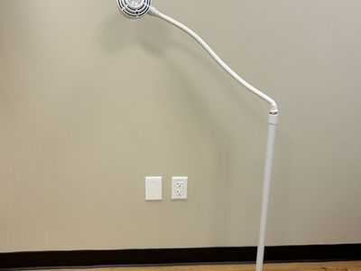 Midmark Ritter Medical Exam Room Light White Adjustable Gooseneck Floor Lamp LED Bright Light