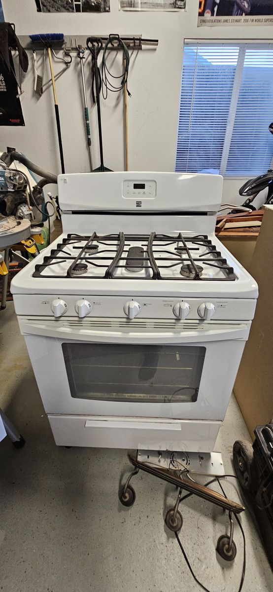 Kenmore 30" gas stove