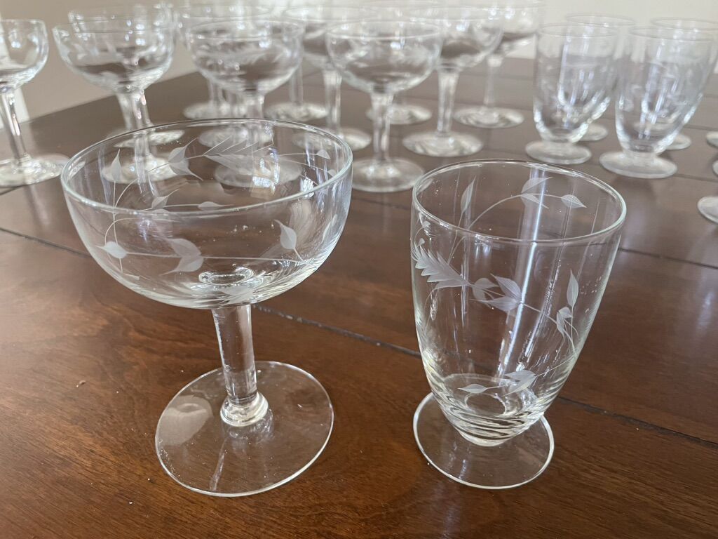 24 1950s Sevron Moonglow Champagne & Juice Glasses