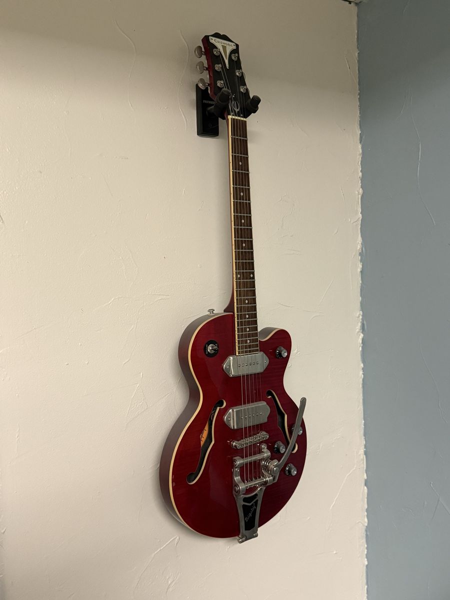 Epiphone Wildkat Hollow Body Electric Guitar w/ Bigsby – Excellent Condition