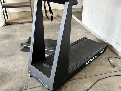 True HRC Commercial Treadmill - Excellent Condition, Ready for Your Home Gym