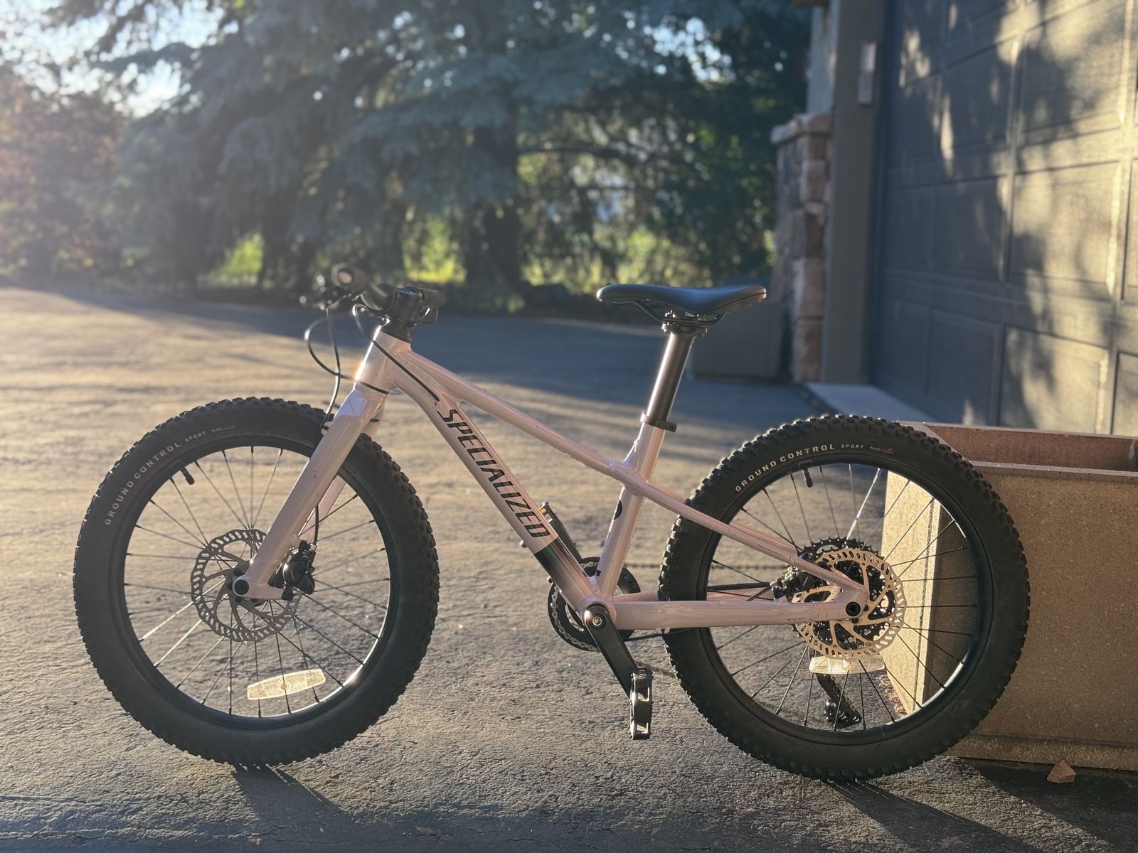Specialized Riprock 20" Kids Mountain Bike - Excellent Condition