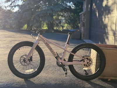 Specialized Riprock 20" Kids Mountain Bike - Excellent Condition