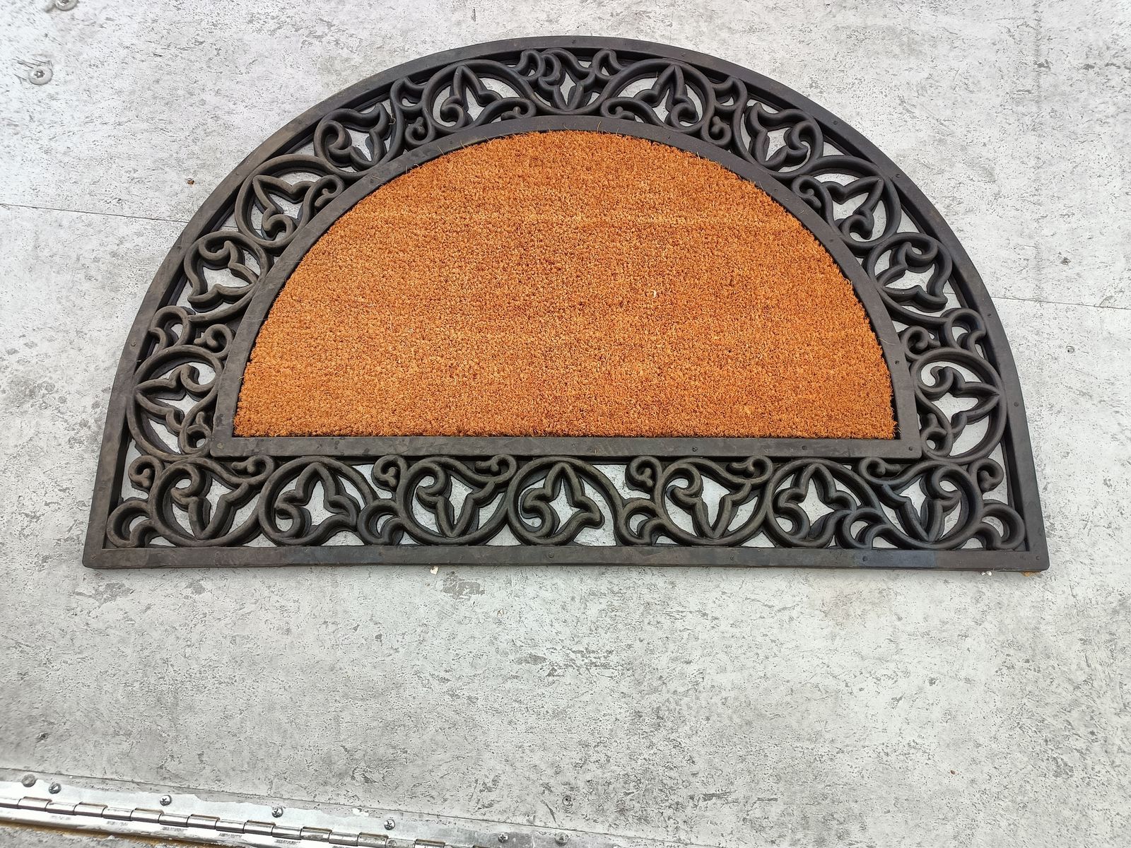 New outdoors door mat