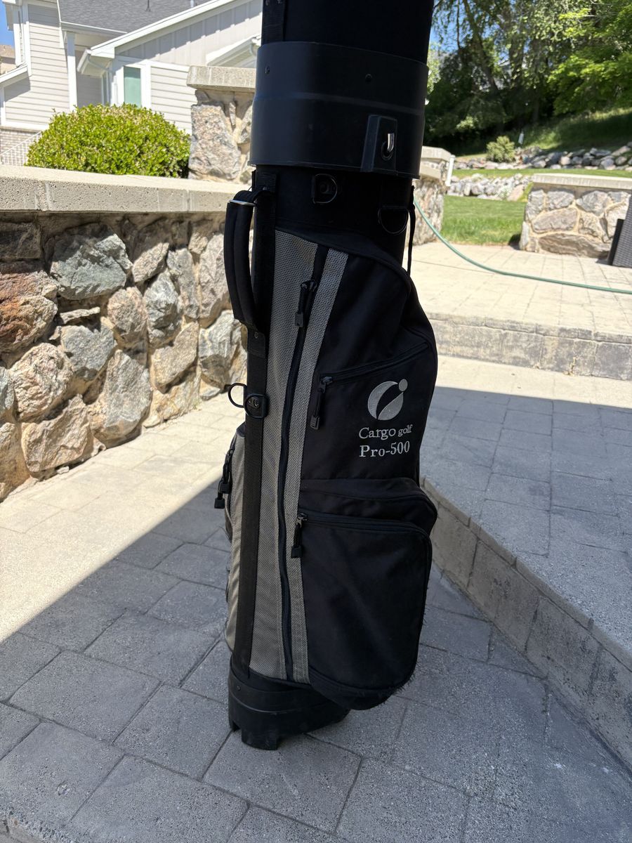 Cargo Golf Pro-500 Golf Bag with strap