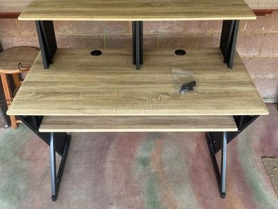 Music desk with keyboard tray