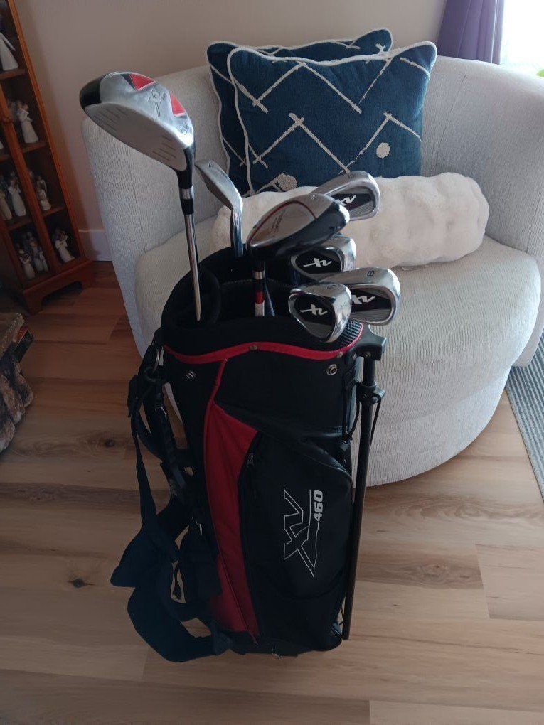 Set of Fastrax Anti Slice golf clubs. 
The set inc