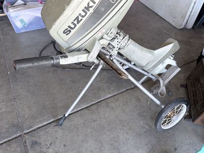 Suzuki 6hp outboard motor (2 stroke)