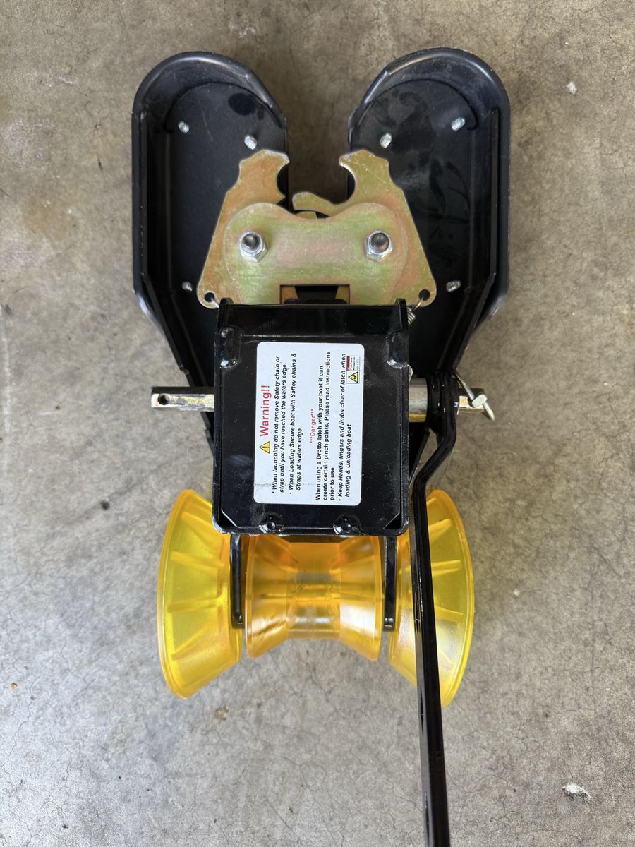 Drotto Catch & Release Boat Latch for Trailer with Roller