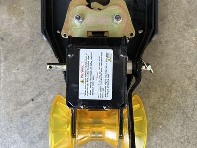 Drotto Catch & Release Boat Latch for Trailer with Roller