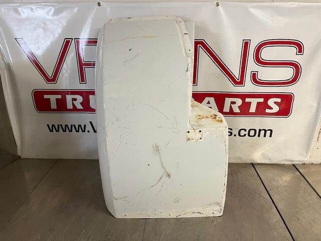 Kenworth T800 flat glass trucks with external air Fender Extension