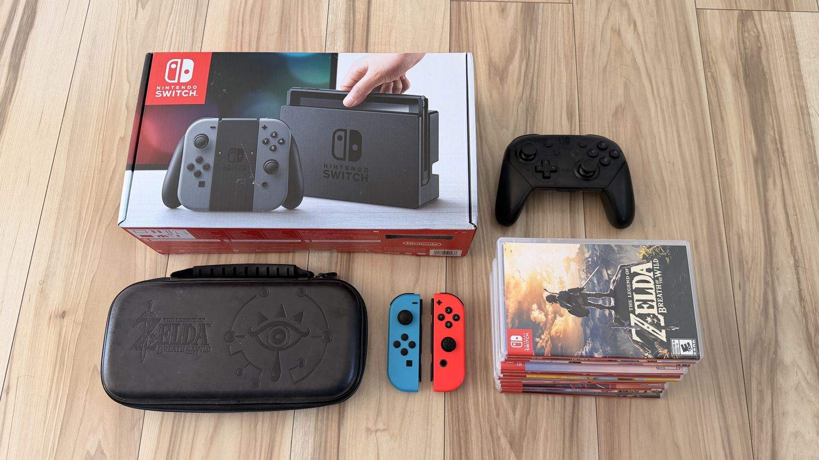 Nintendo Switch, 12 Games, Accessories