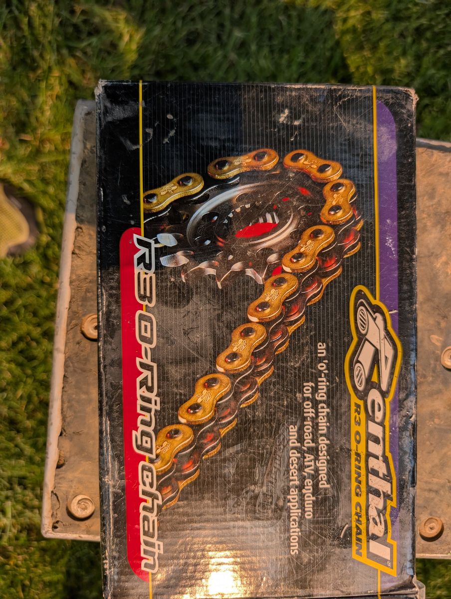 New Renthal R3 O-Ring Motocross Chain — 520 / 114 Link — Black & Gold — New in Box
