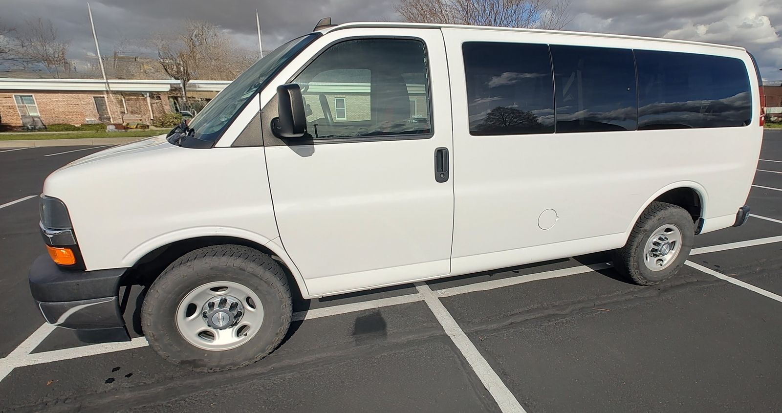2017 Chevrolet Express 3500 LT