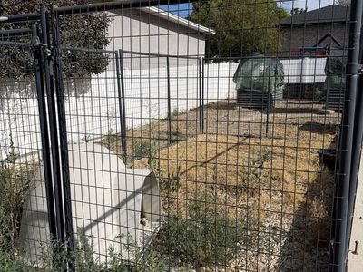 Large Outdoor Dog Kennel - Secure Pet Enclosure Welded wire dog kennel 6 x 10 x 20