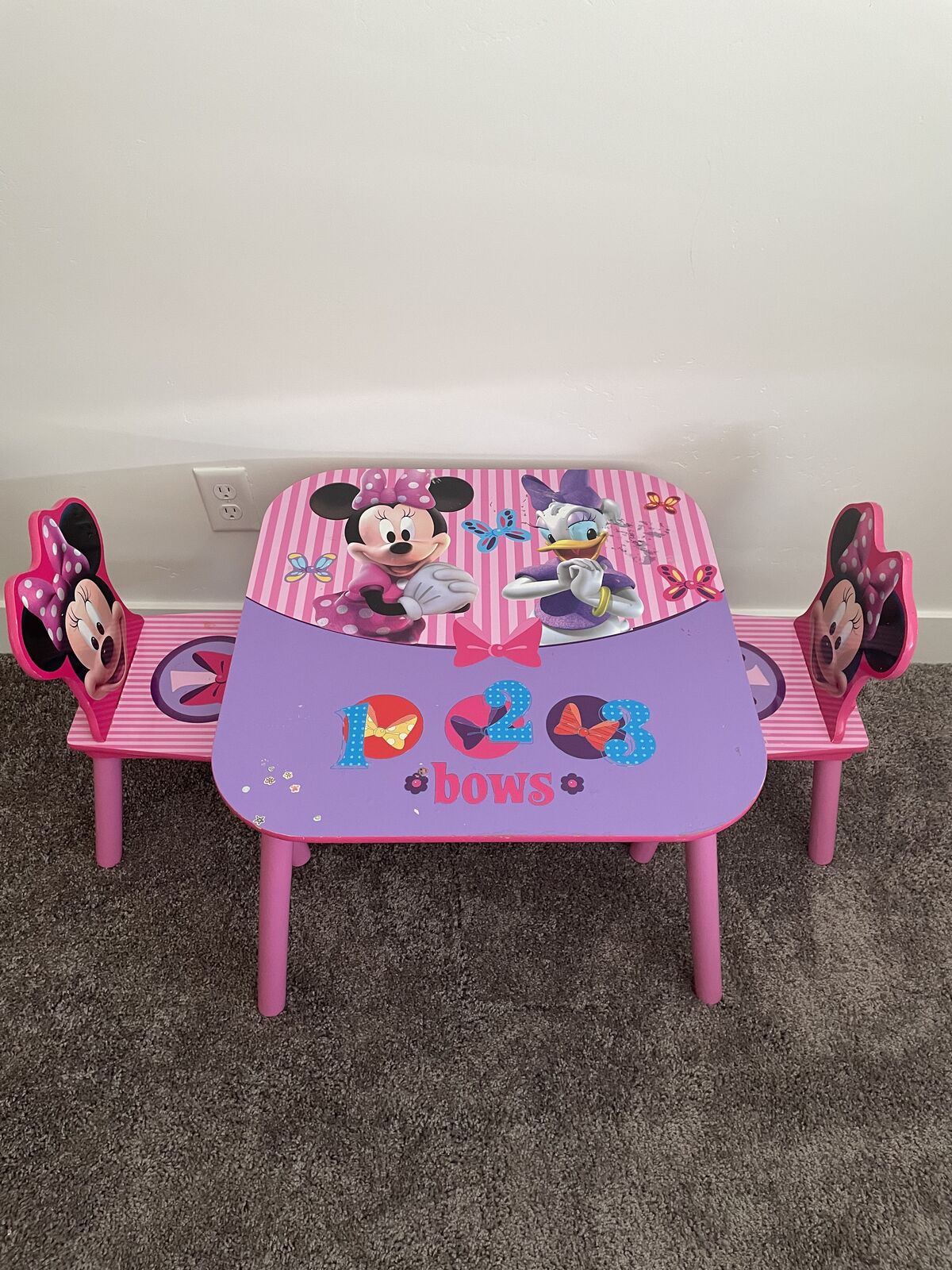 Minnie Mouse Toddler Table + 2 Chairs