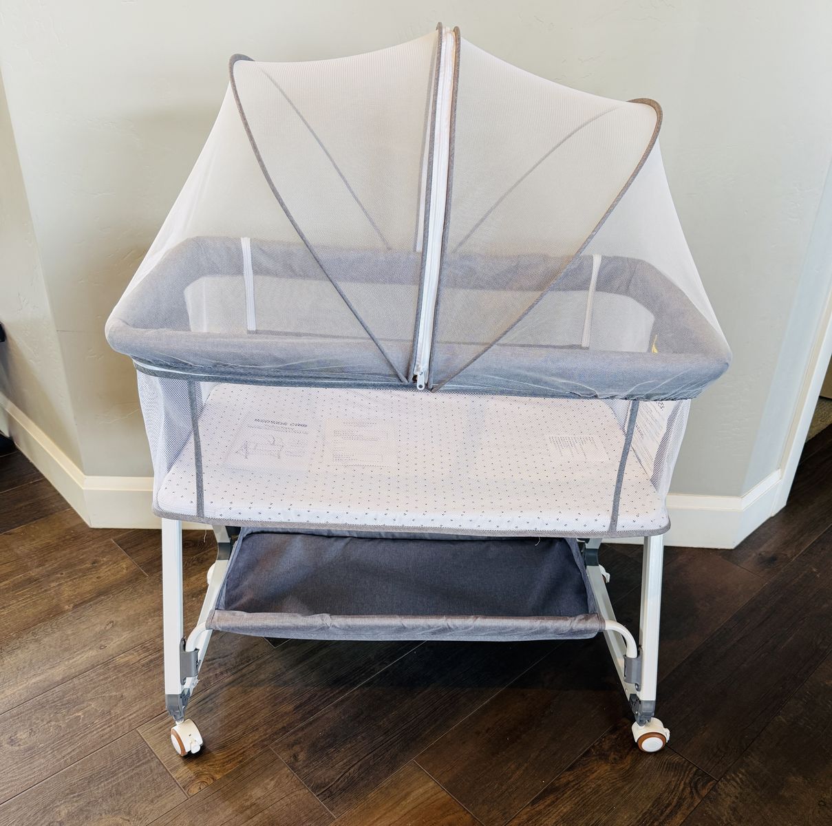 Gray Baby Bassinet Co-Sleeper with Adjustable Height & Wheels - Excellent Condition crib