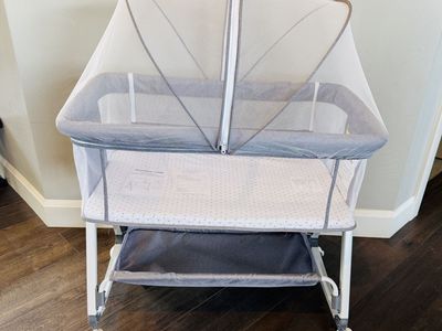 Gray Baby Bassinet Co-Sleeper with Adjustable Height & Wheels - Excellent Condition crib