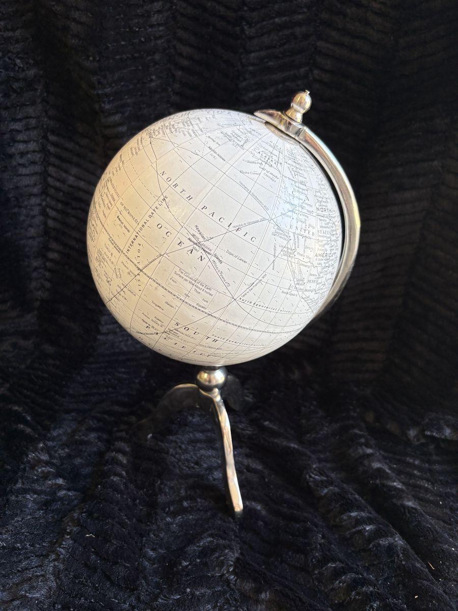 Spinning World Globe $10 cash/venmo in Draper
