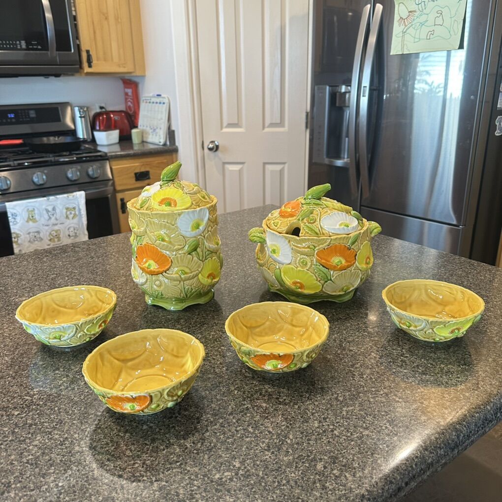 Fred Roberts Soup Tureen, Canister And Four Bowls