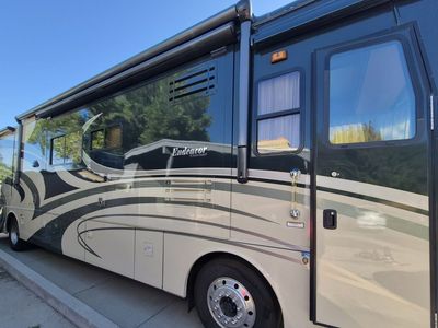 2008 Holiday Rambler Endeavor SKQ 40 – 41.5’ Diesel Pusher