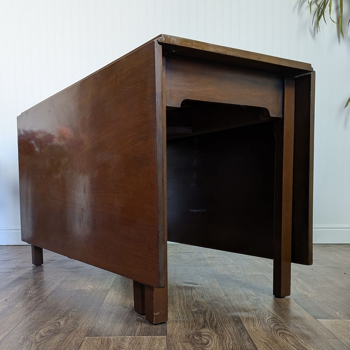 Vintage Mid-Century Gate Leg Drop-Leaf Table