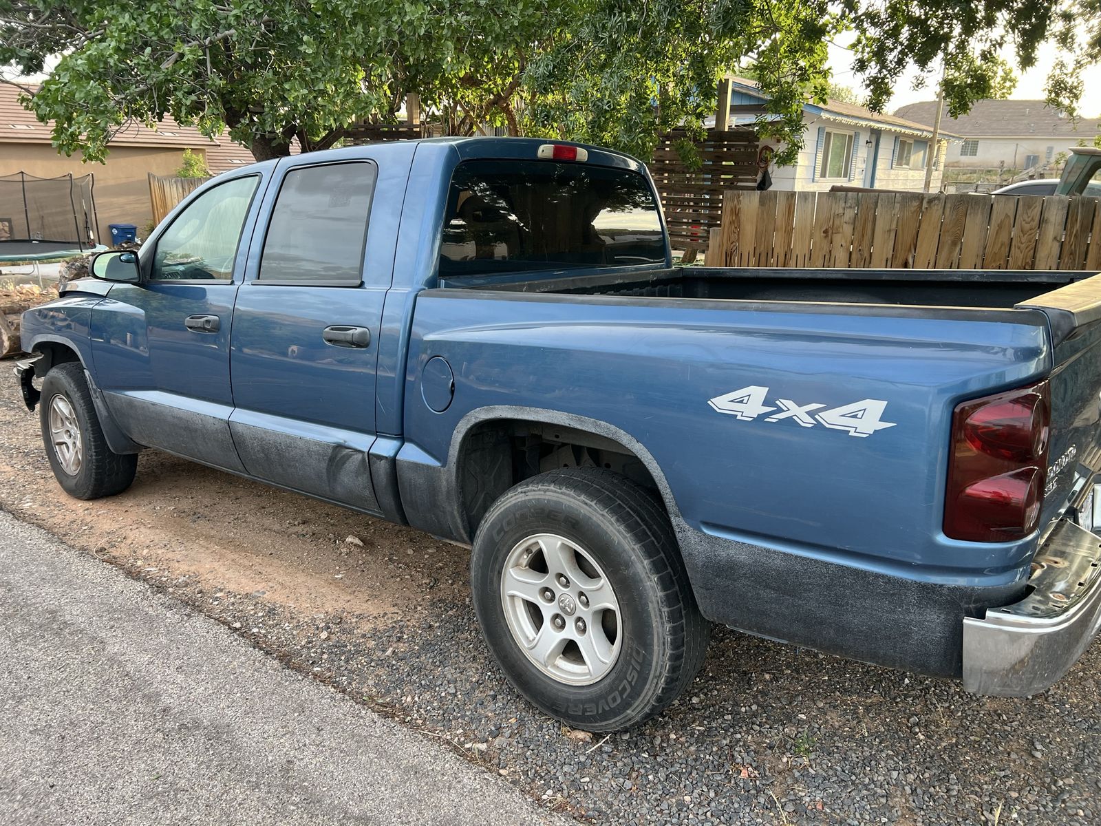2005 DODGE DAKOTA