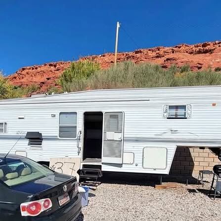 2001 NOMAD 5TH WHEEL WITH POP-OUT FOR SALE