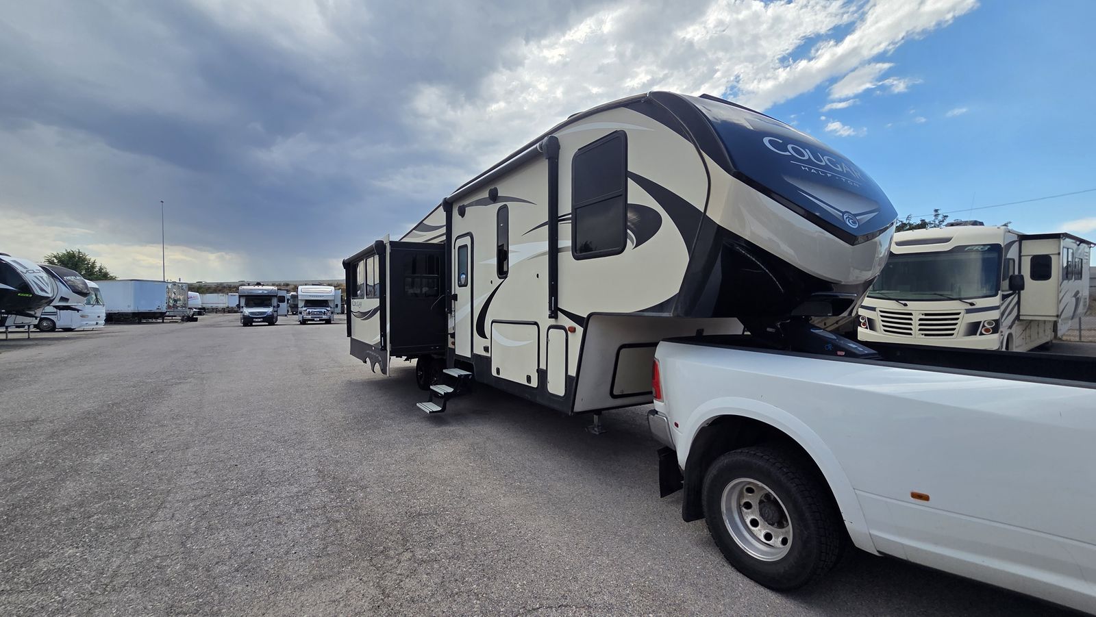 2019 Keystone RV Cougar Half-Ton 30RLS