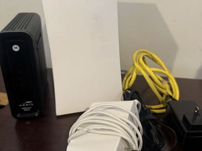 Gryphon Guardian AC1200 Mesh WiFi Router & Motorola Arris Surfboard SB6121 Modem