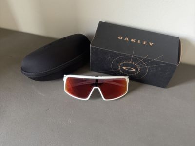 New Oakley Sutro Sunglasses - Matte White - Unisex