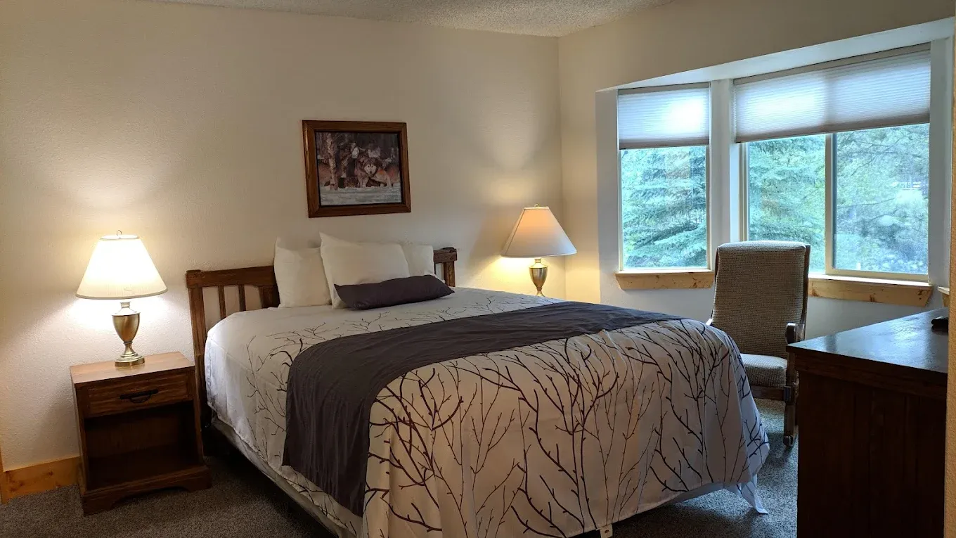 Island Park 2 bed 2 bath march 7-14