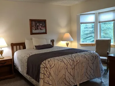 Island Park 2 bed 2 bath march 7-14