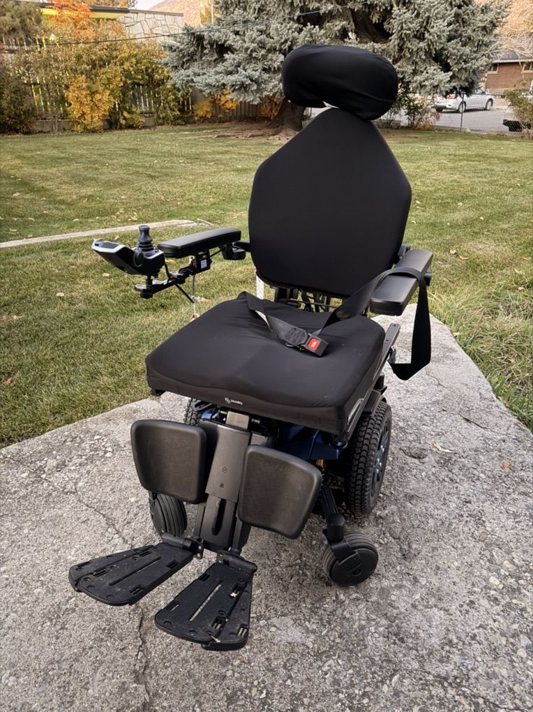 Quantum Edge 3 Electric Wheelchair