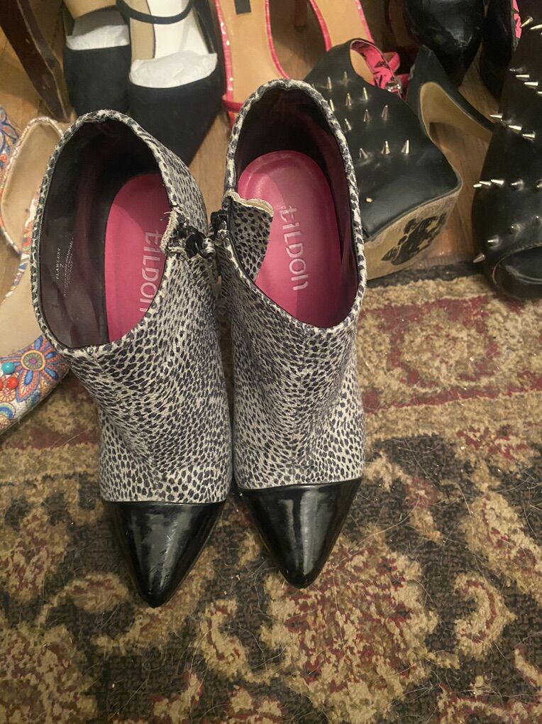 Tildon Printed Cap Toe Ankle Boots Sz 7