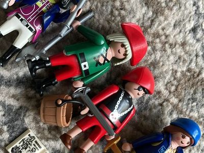Playmobil pirate figurine lot