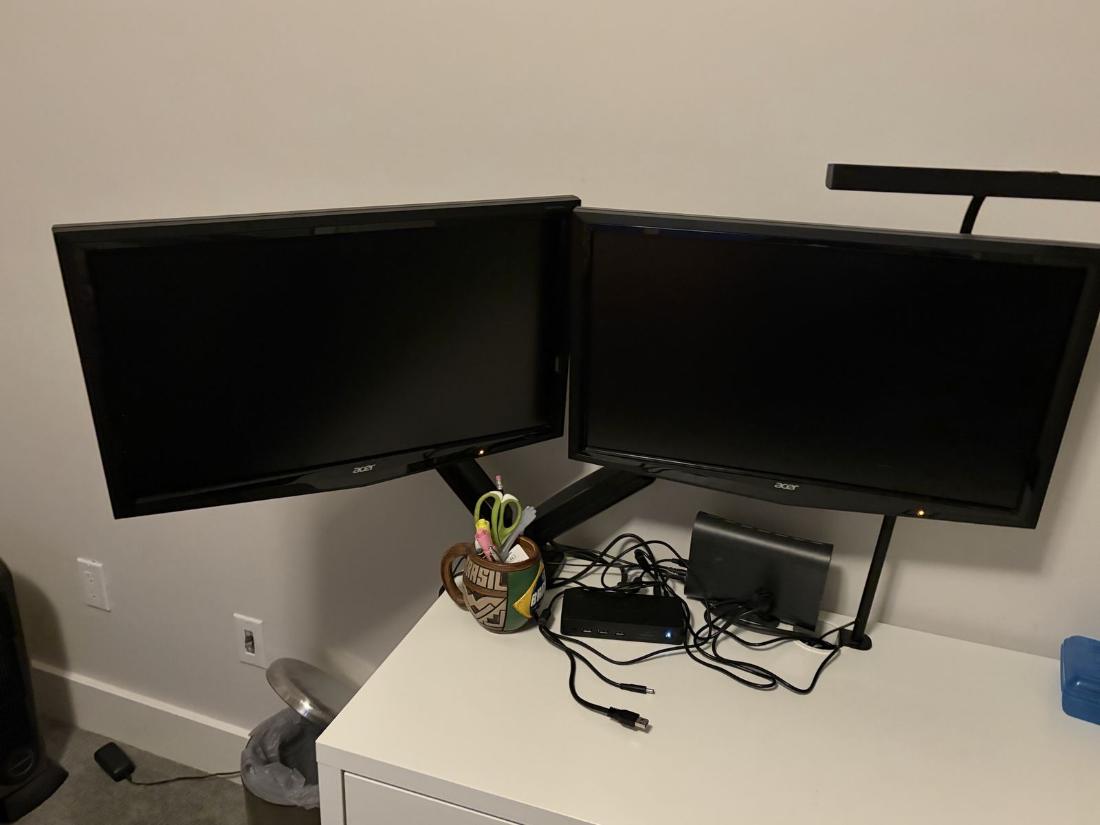 Acer Monitors & Mount.