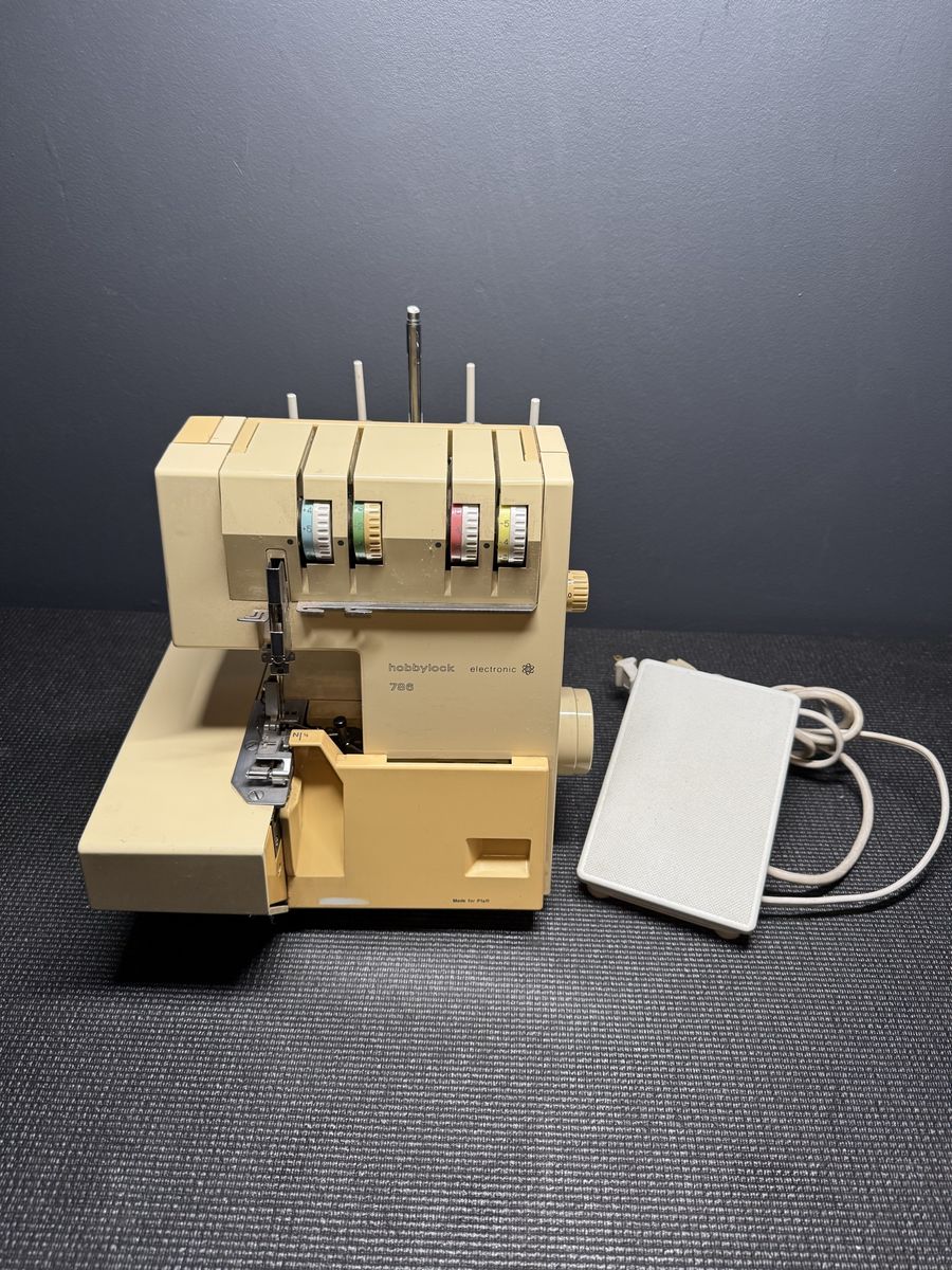 PFAFF HOBBYLOCK 786 SERGER SEWING MACHINE