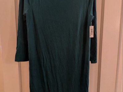 Amazon Essentials Dark GreenWomen's Size M, NWT Viscose