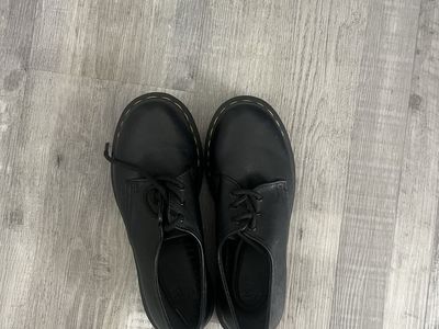 Dr. Martens 1461 Black Leather Lace-Up Oxford Shoes - Men's/Women's size 5