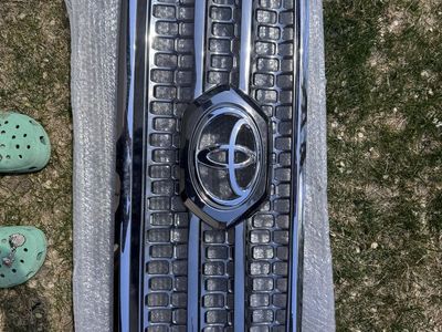OEM Front Grille Chrome Toyota Tacoma (2016-2019)