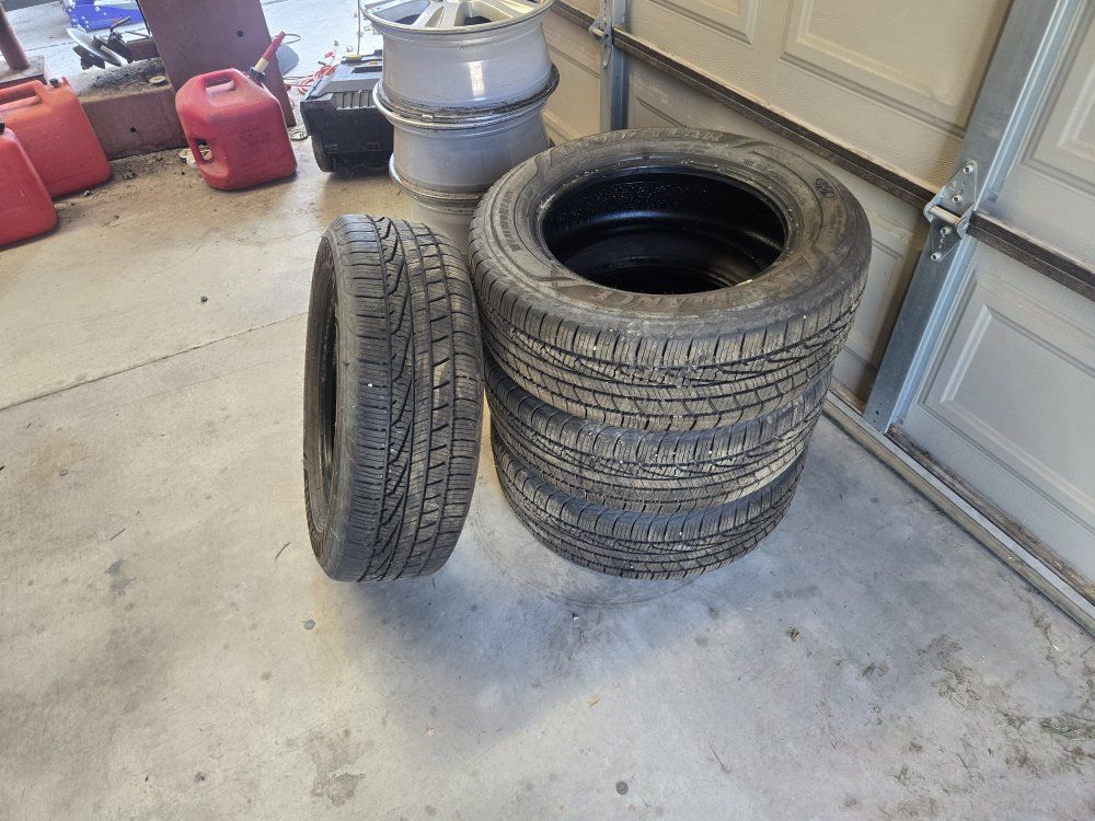 Set of 225 60 16" Goodyear Tires