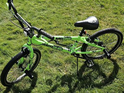Madd Gear MG One Green BMX Bike with Skull Seat - 20"