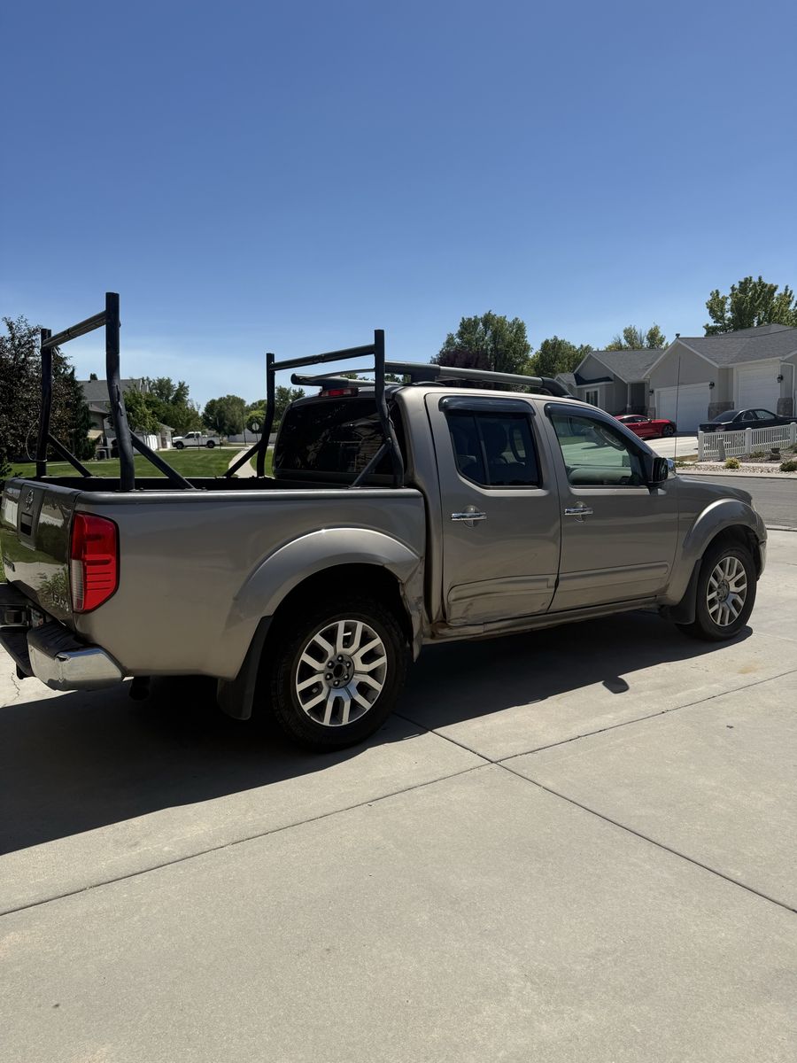 2009 Nissan Frontier LE