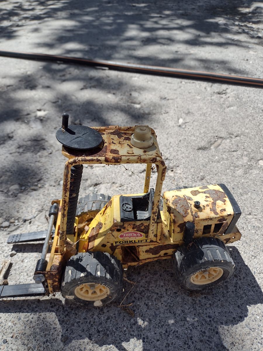 Vintage Tonka Metal Forklift Toy Truck