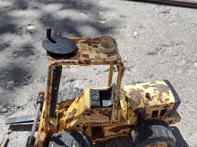 Vintage Tonka Metal Forklift Toy Truck
