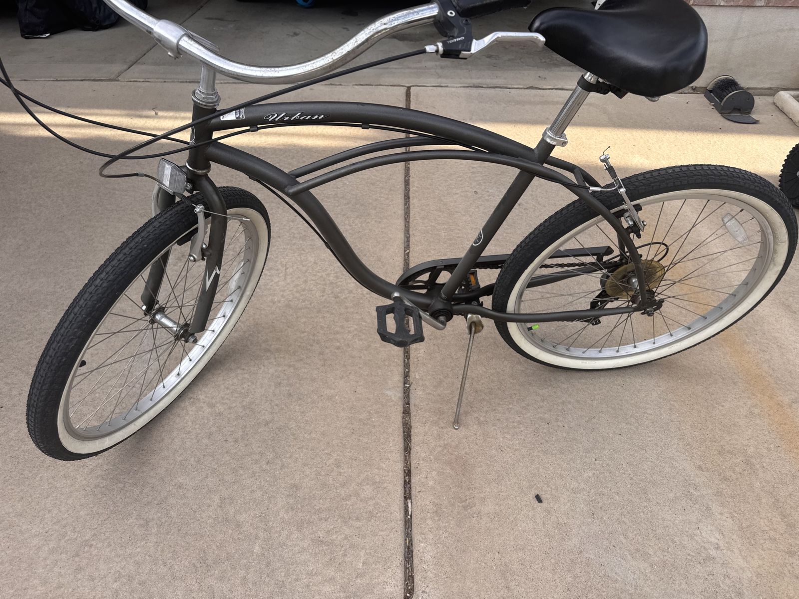 Men's 26" Beach Cruiser bicycle